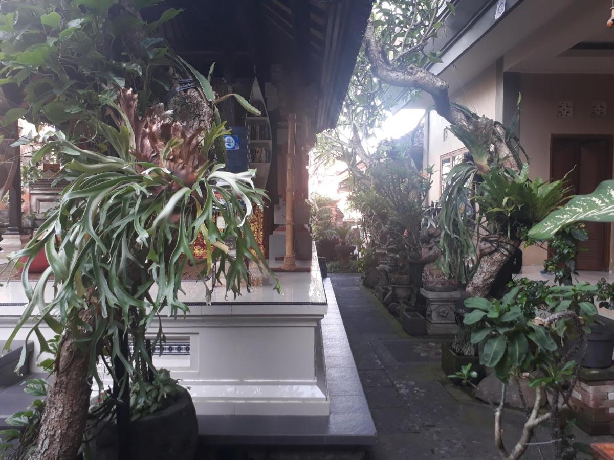 Adi House Homestay Убуд Экстерьер фото
